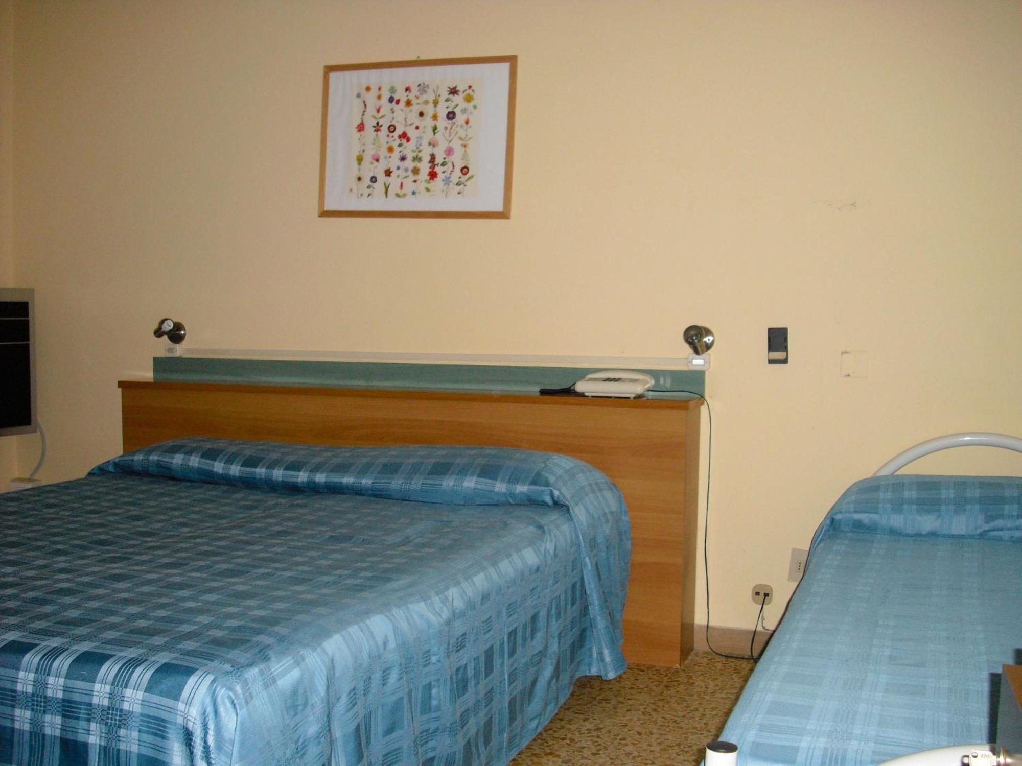 Hotel Garden تيرّينْيا المظهر الخارجي الصورة