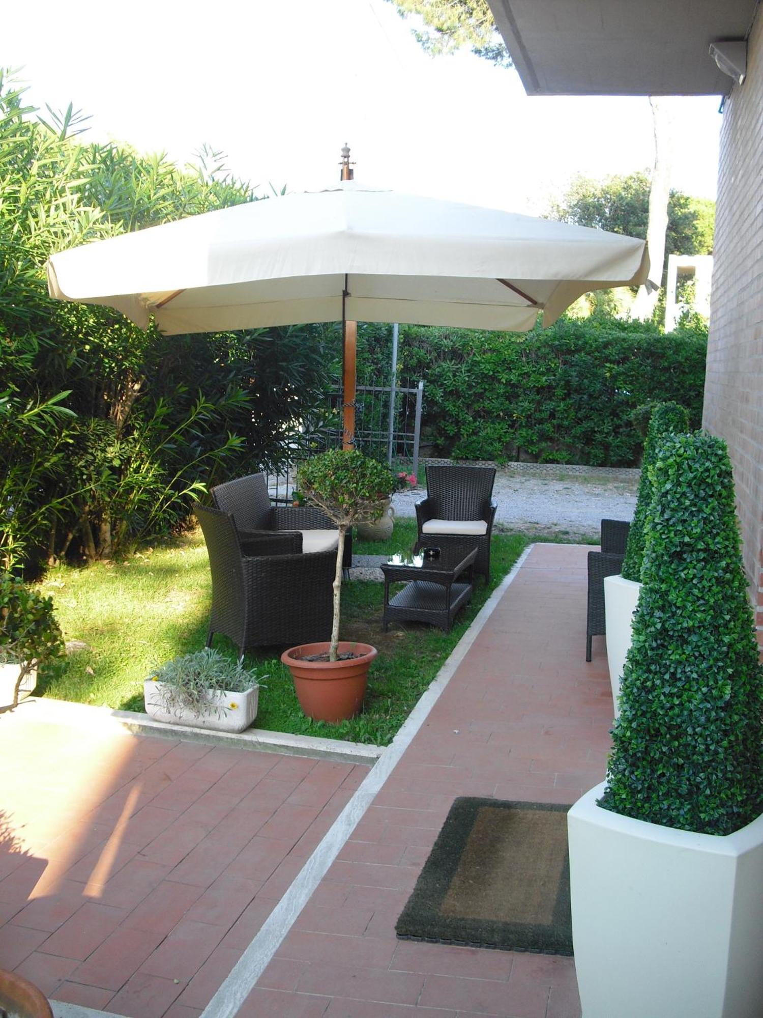 Hotel Garden تيرّينْيا المظهر الخارجي الصورة