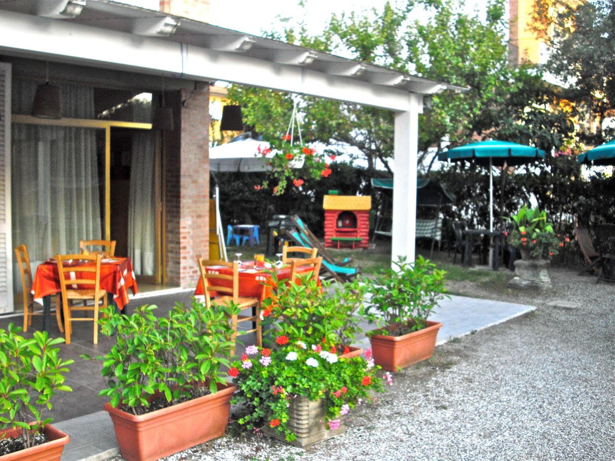 Hotel Garden تيرّينْيا المظهر الخارجي الصورة